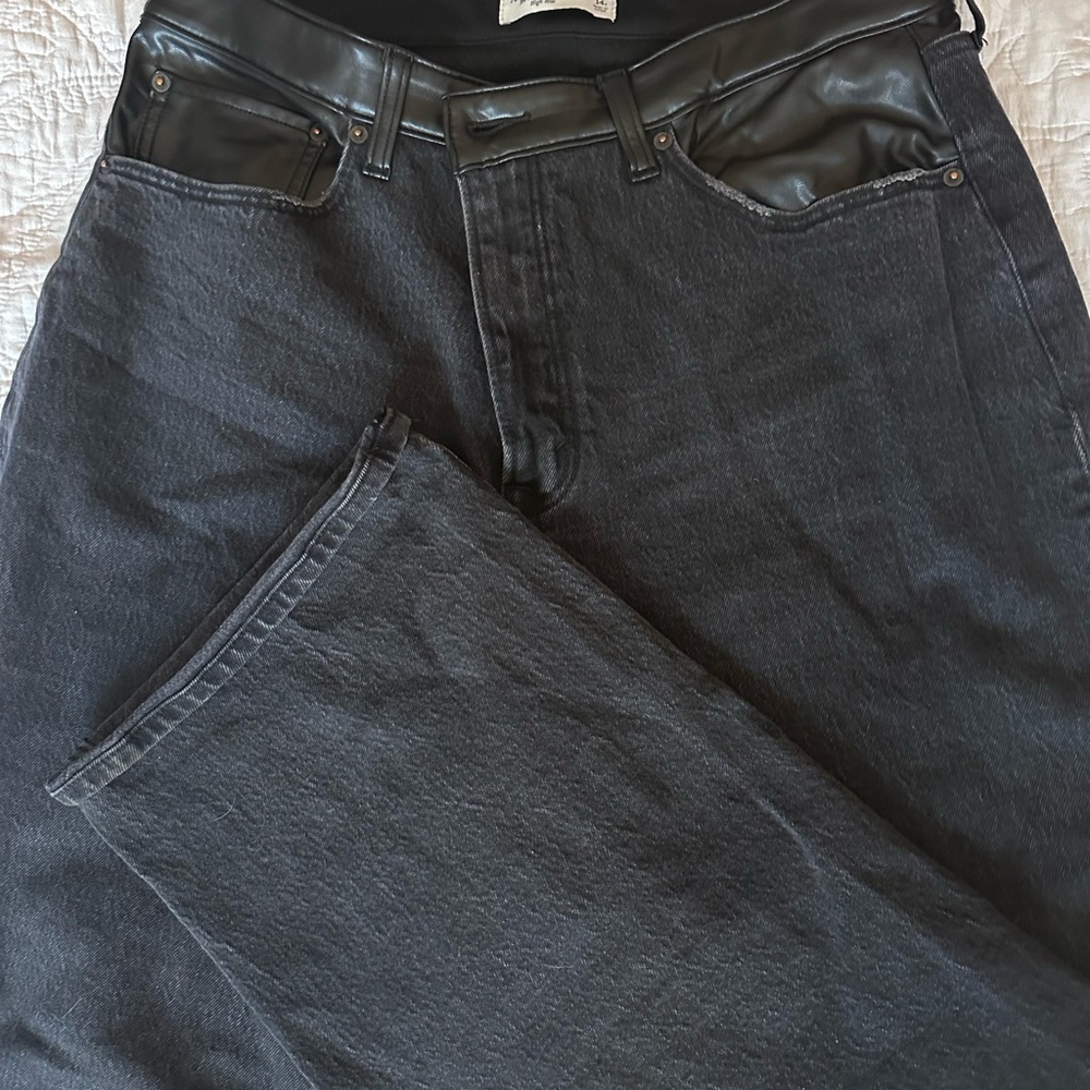 Women's Black High-Waisted Jeans with Faux Leather Details - Picture 3 of 5